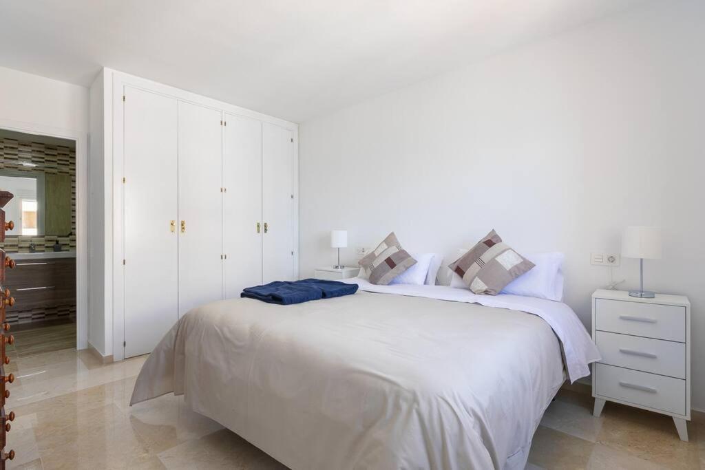 Seaview Marine Port With Pools Apartment *