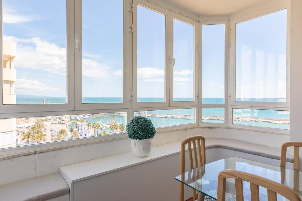 Seaview Marine Port With Pools Appartamento